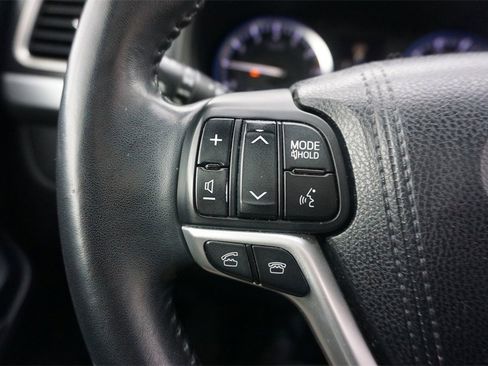 Used 2015 Toyota Highlander XLE image 7