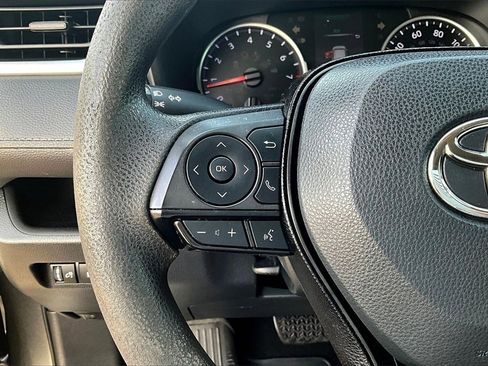 Used 2020 Toyota RAV4 LE image 16