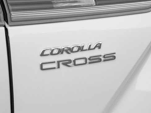 Used 2023 Toyota Corolla Cross LE w/ Moonroof Package AWD/4WD image 60