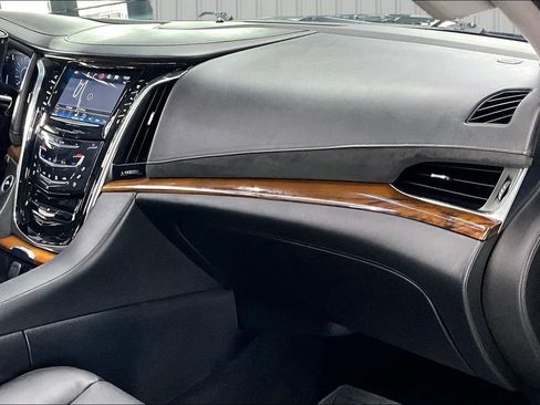 Used 2016 Cadillac Escalade Premium AWD/4WD image 28