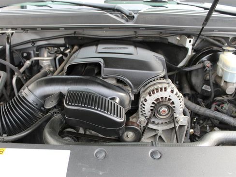 Used 2013 Cadillac Escalade ESV Premium image 10