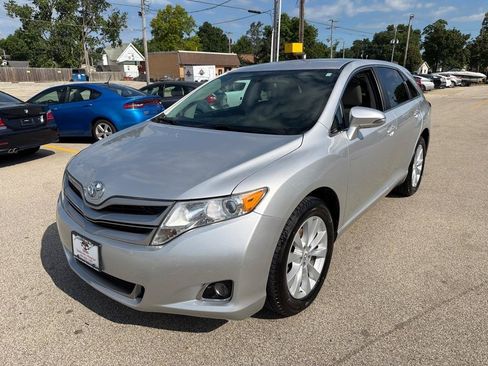 Used 2013 Toyota Venza LE FWD image 4