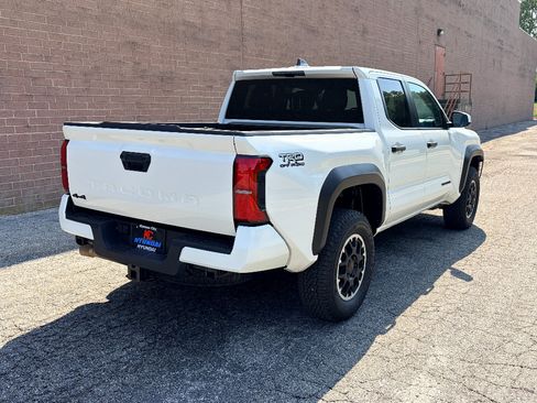 Used 2026 Toyota Tacoma TRD Off-Road AWD/4WD image 6