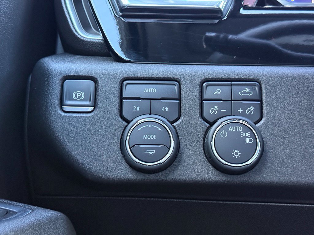 Used 2025 Chevrolet Silverado 1500 LT w/ Safety Package AWD/4WD image 10