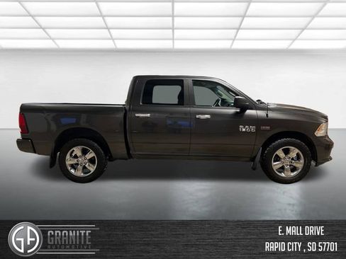 Used 2018 RAM 1500 Express w/ Express Value Package AWD/4WD image 6