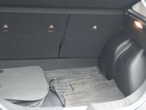 Used 2019 Nissan Leaf SV w/ SV Technology Package image 21