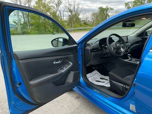 Used 2025 Nissan Sentra SR FWD image 14