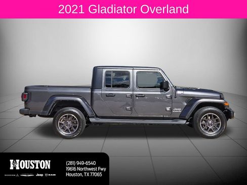 Used 2021 Jeep Gladiator Overland AWD/4WD image 2