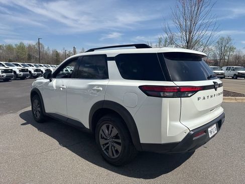 Used 2024 Nissan Pathfinder SV image 20