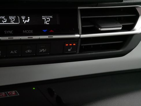 Certified 2025 Toyota Sienna XLE w/ XLE Plus Package image 30