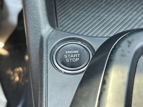 Used 2025 Kia K4 FWD image 23