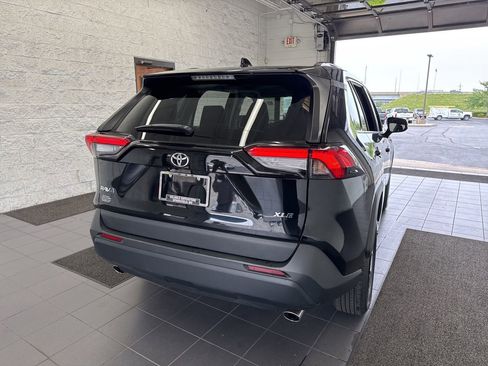 Used 2024 Toyota RAV4 XLE FWD image 7