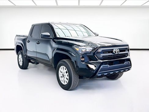 Used 2024 Toyota Tacoma SR image 3