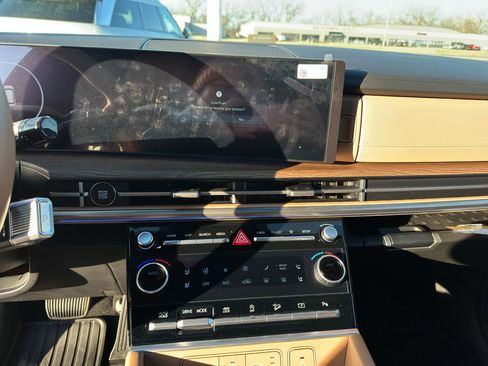 Certified 2025 Hyundai Santa Fe Limited image 19