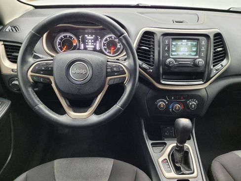 Used 2016 Jeep Cherokee Sport image 22