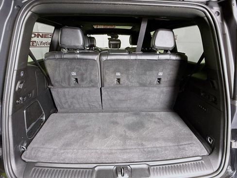 Used 2022 Jeep Wagoneer Series III w/ Premium Group I image 32