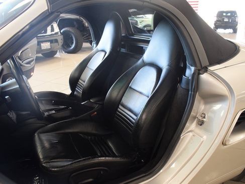 Used 2002 Porsche Boxster RWD image 25