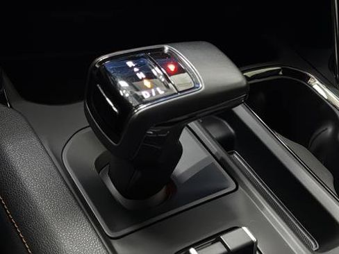 Used 2022 GMC Sierra 1500 AT4 w/ AT4 Premium Package image 19