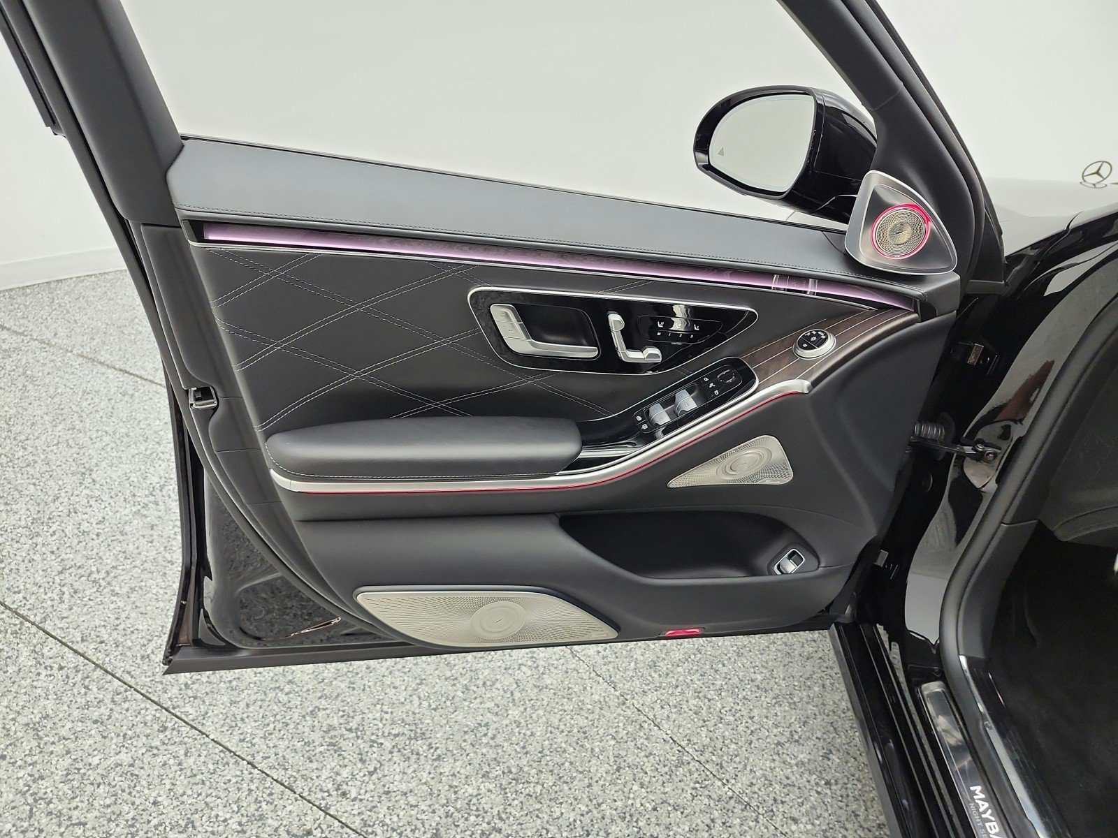 Certified 2025 Mercedes-Benz Maybach S 580 4MATIC image 15