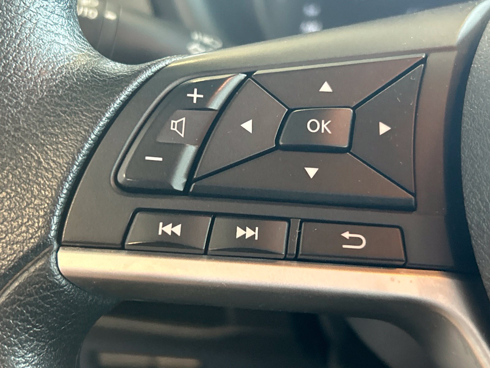 Used 2023 Nissan Kicks SV FWD image 19