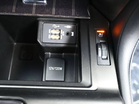 Used 2022 Lexus GX 460 Premium w/ Premium Plus Package AWD/4WD image 23