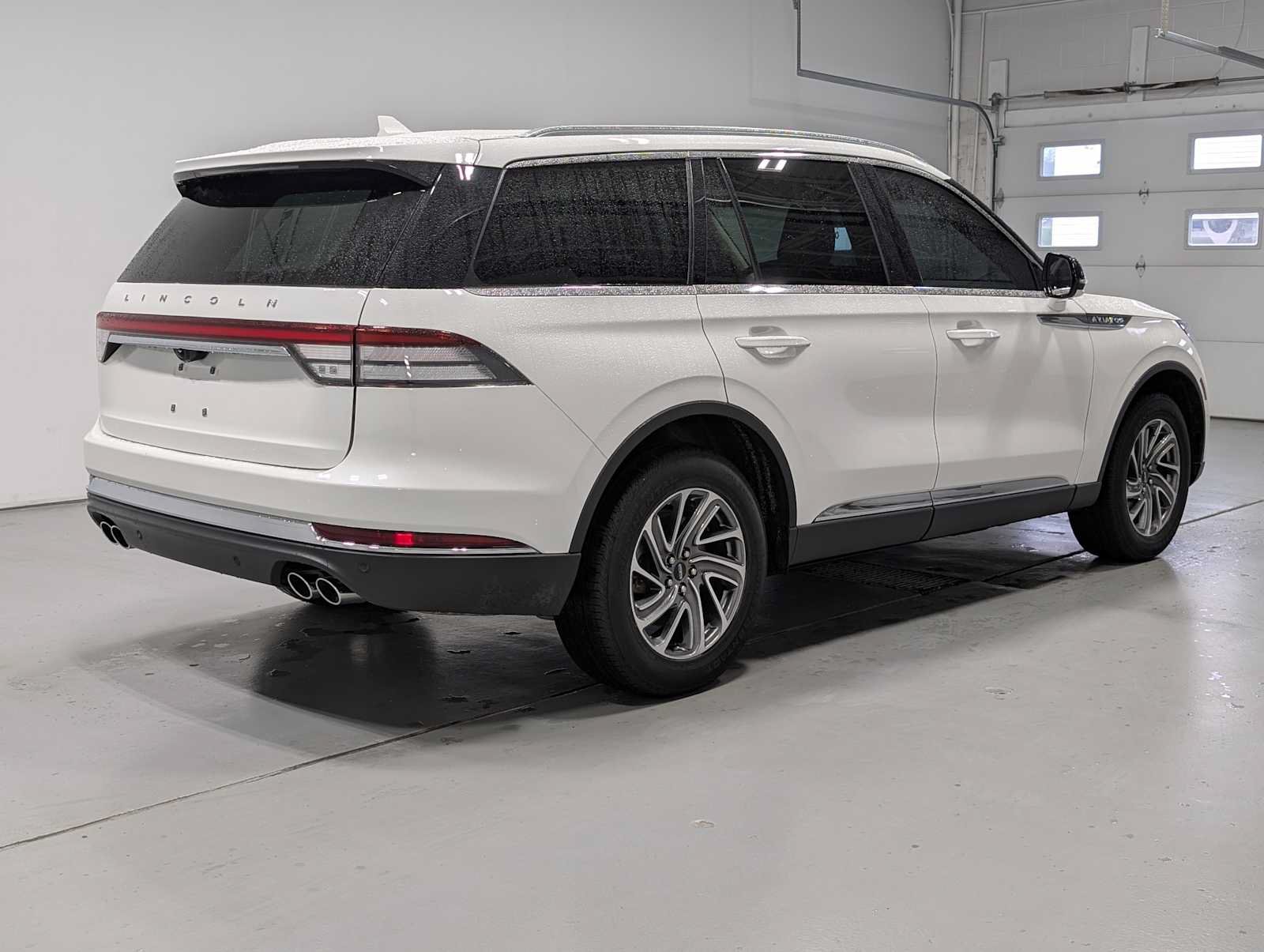 Used 2023 Lincoln Aviator AWD image 8