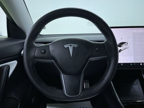 Used 2020 Tesla Model 3 Standard Range Plus image 19