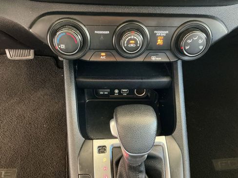 Used 2020 Kia Forte LXS FWD image 27