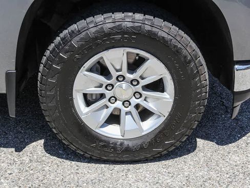 Used 2021 Chevrolet Silverado 1500 LT w/ Convenience Package II AWD/4WD image 9