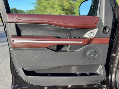 Used 2024 Ford Expedition Limited RWD image 14