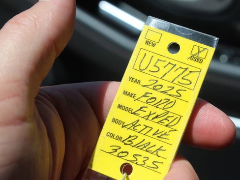 Used 2025 Ford Expedition Active image 2