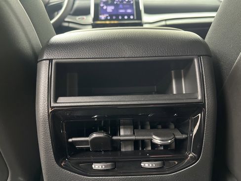 New 2025 Jeep Grand Cherokee Altitude image 21