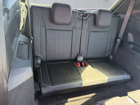 Used 2023 Volkswagen Tiguan SE R-Line FWD image 15