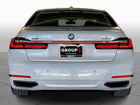 Used 2022 BMW 750i xDrive w/ Executive Package image 4