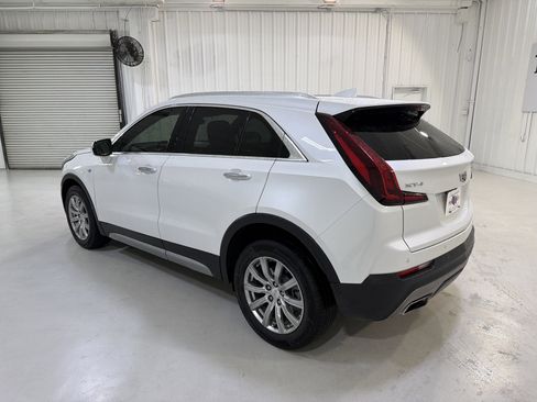 Used 2023 Cadillac XT4 Premium Luxury image 3