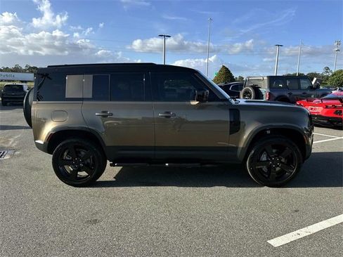 New 2026 Land Rover Defender 110 S image 7