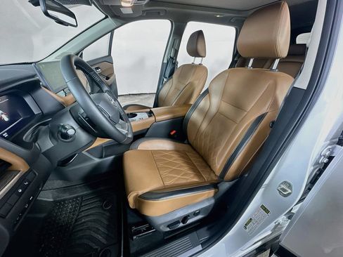 Used 2025 Nissan Rogue Platinum w/ Platinum Premium Package FWD image 15
