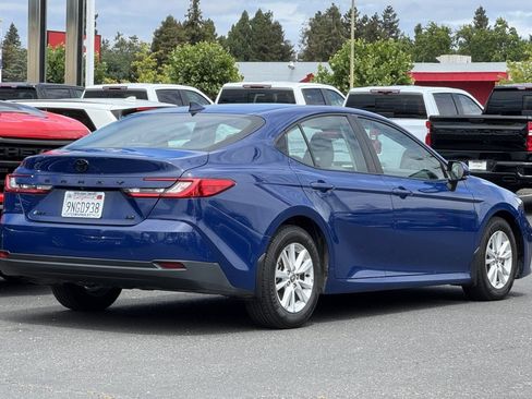 Used 2025 Toyota Camry LE FWD image 8
