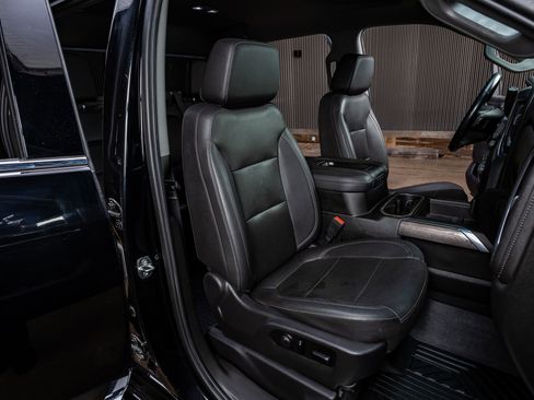 Used 2021 Chevrolet Silverado 3500 LTZ w/ LTZ Plus Package image 29