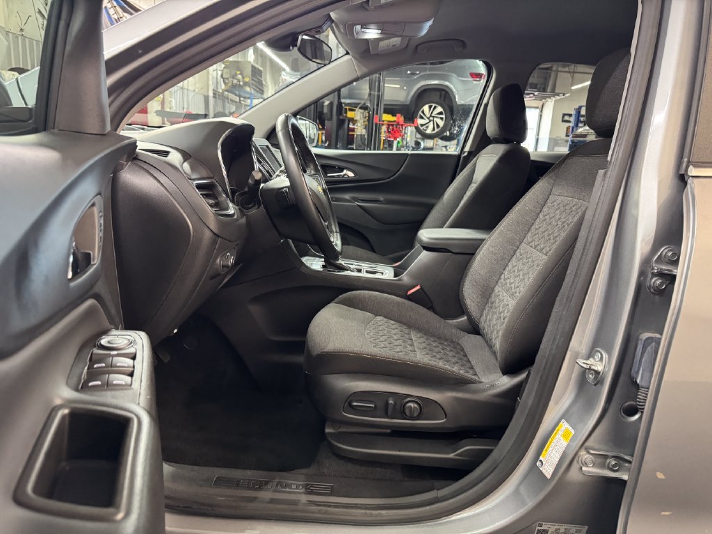 Used 2024 Chevrolet Equinox LT AWD/4WD image 14