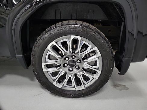 Used 2024 GMC Sierra 1500 Denali Ultimate image 8