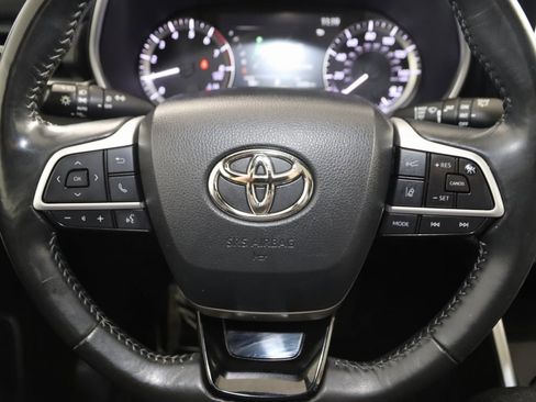 Used 2023 Toyota Highlander XSE image 38