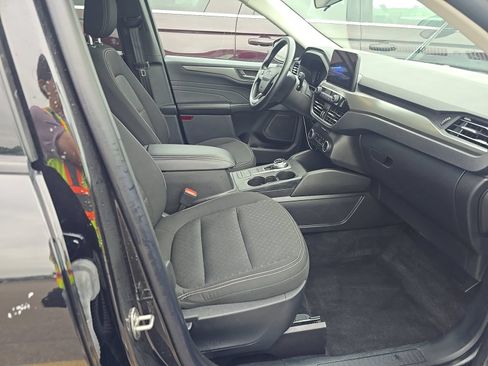 Used 2025 Ford Escape Active AWD/4WD image 17