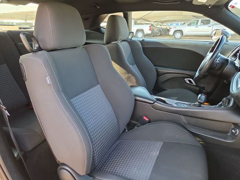Used 2022 Dodge Challenger GT RWD image 18
