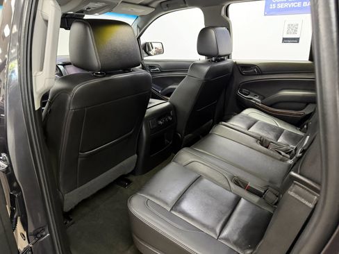 Used 2018 Chevrolet Tahoe LT w/ Luxury Package RWD image 18