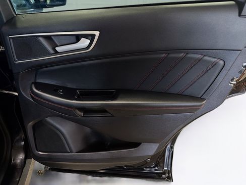 Used 2020 Ford Edge ST-Line w/ Cold Weather Package AWD/4WD image 30