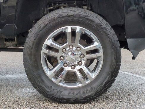 Used 2018 Chevrolet Silverado 2500 High Country w/ Duramax Plus Package image 11