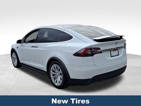 Used 2020 Tesla Model X Long Range image 5
