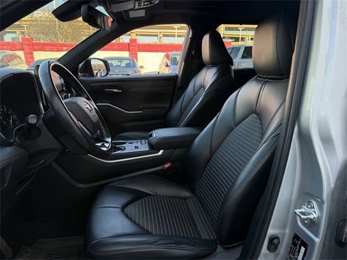 Used 2021 Toyota Highlander XSE image 26