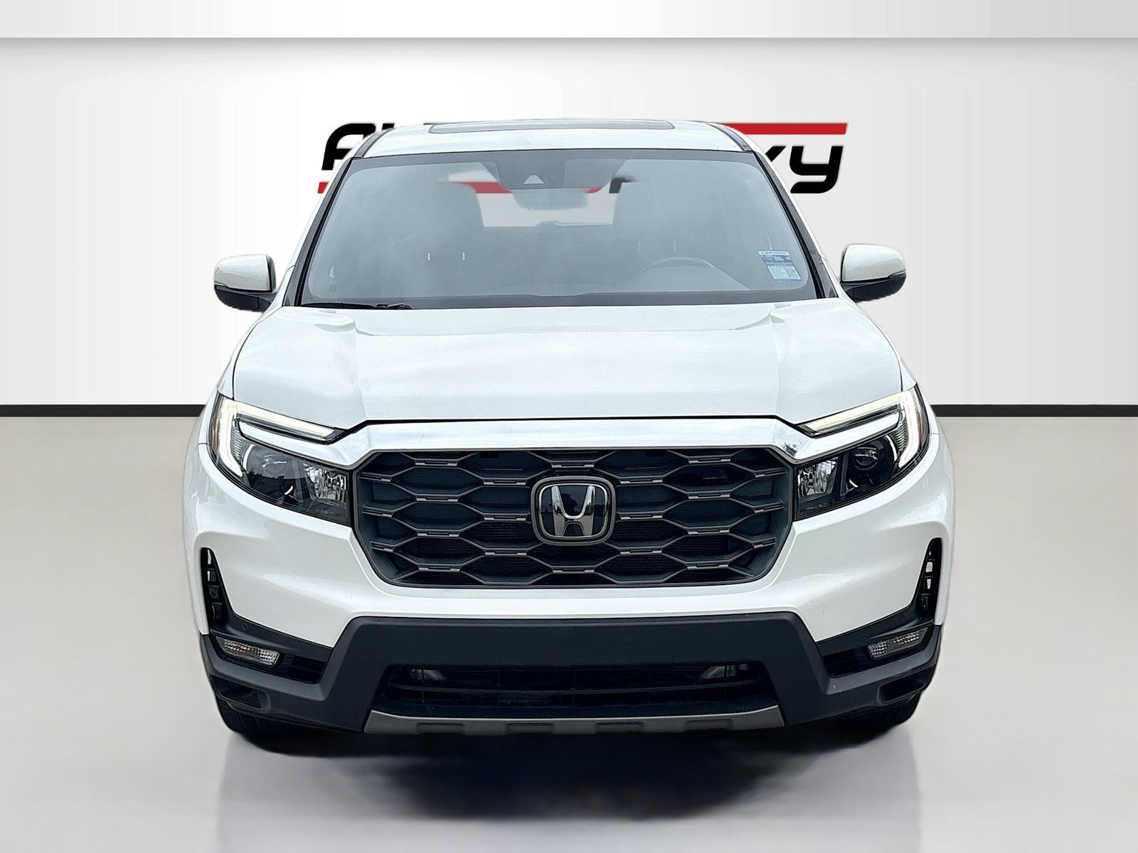 Used 2023 Honda Passport EX-L image 2